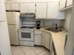 Picture of 1009 Green Pine Boulevard E1, West Palm Beach, FL 33409