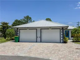 Picture of 168 Village Cir 9, Labelle, FL 33935