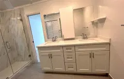Picture of 19016 W Lake Dr 19016, Hialeah, FL 33015