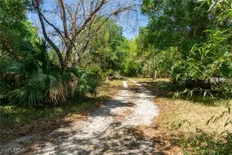 Picture of 616 Sanctuary Rd, Naples, FL 34120