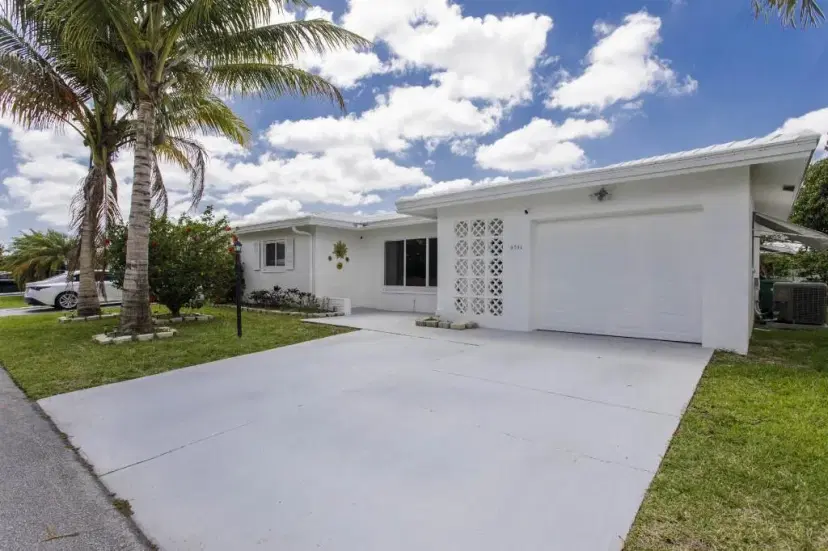 Picture of 6704 NW 72Nd St, Tamarac FL 33321