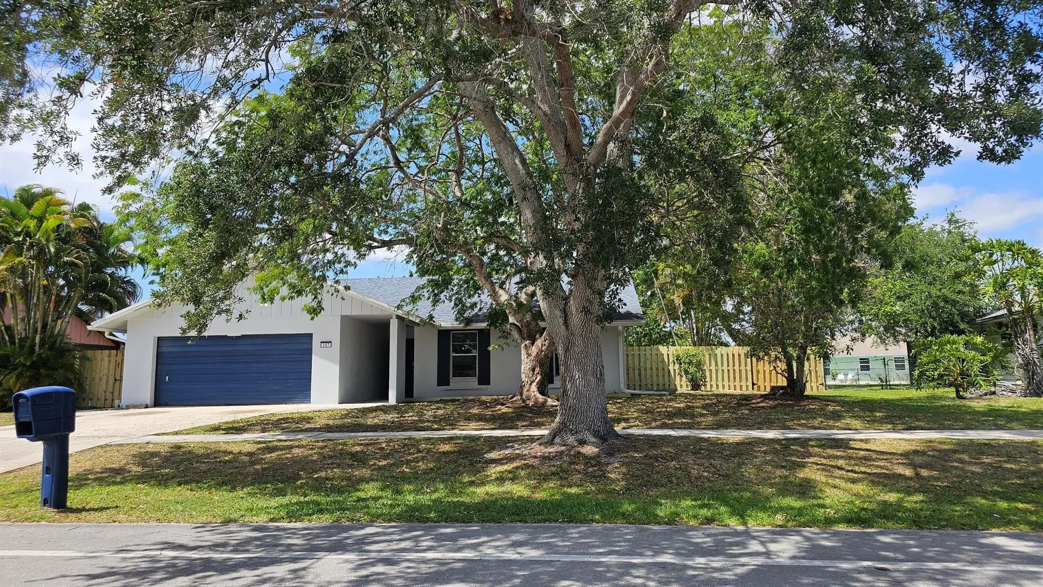 Picture of 357 La Mancha Avenue, Royal Palm Beach, FL 33411