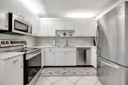 Picture of 380 Prestwick Circle Circle 1, Palm Beach Gardens, FL 33418