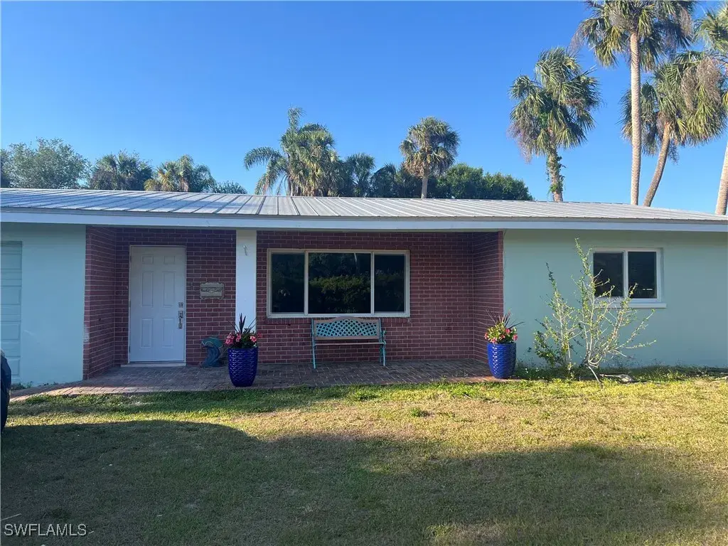 Picture of 16991 Carolyn Ln, North Fort Myers, FL 33917