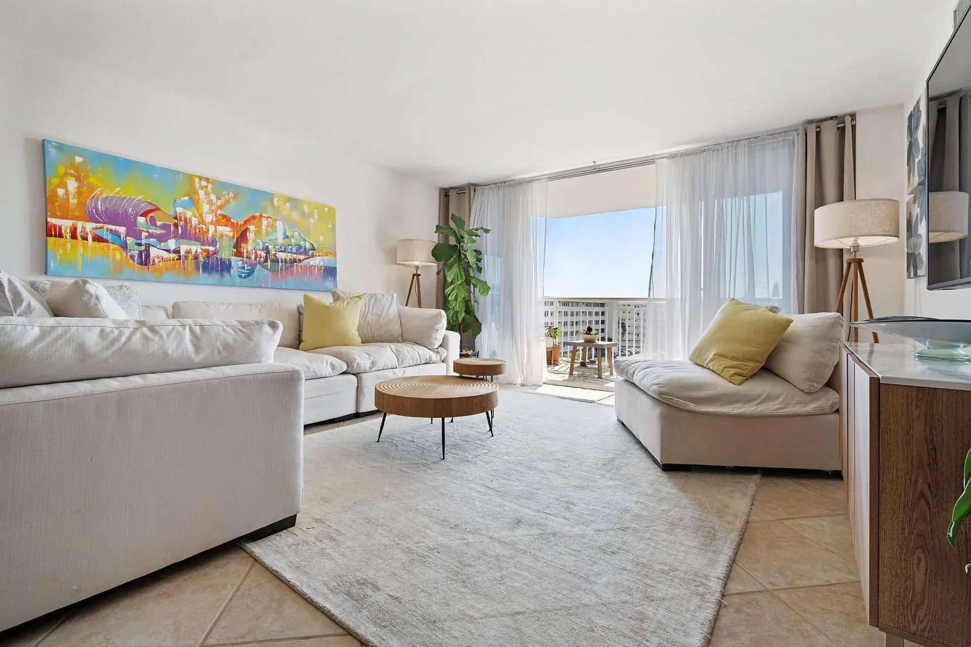 Picture of 18021 Biscayne Blvd 504, North Miami Beach, FL 33160