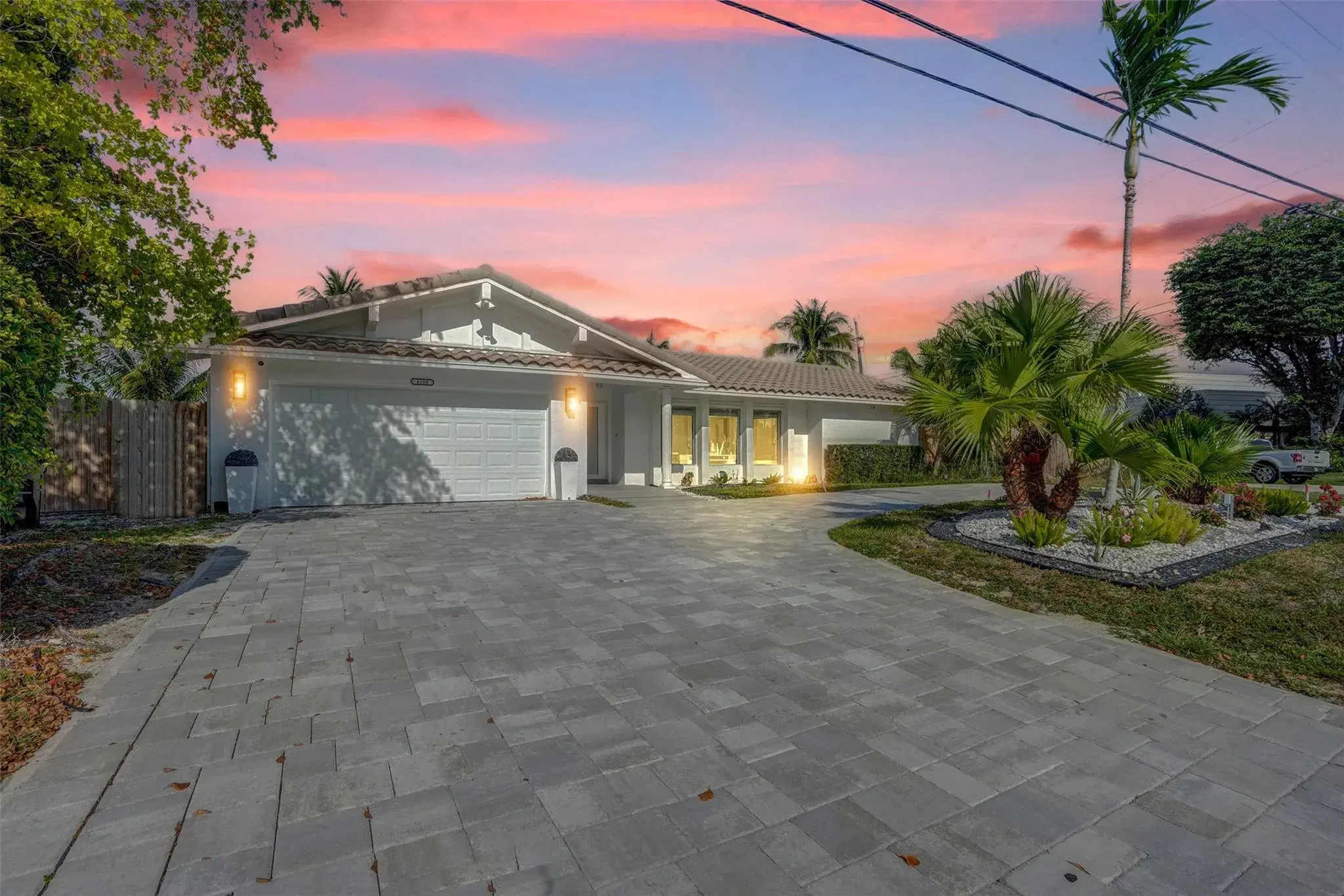 Picture of 4100 Bayview Dr, Fort Lauderdale, FL 33308