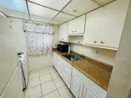 Picture of 4800 NW 24Th Ct D-102, Lauderdale Lakes, FL 33313