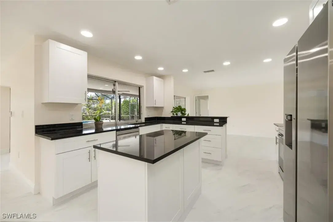 Picture of 2232 Longboat Dr, Naples, FL 34104