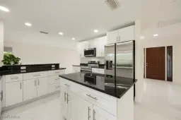 Picture of 2232 Longboat Dr, Naples, FL 34104