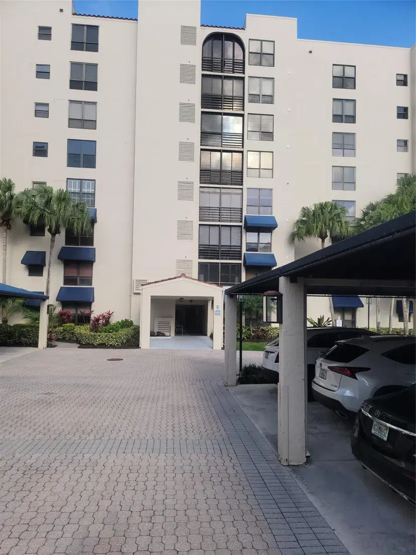 Picture of 7580 Regency Lakes Dr 101, Boca Raton FL 33433