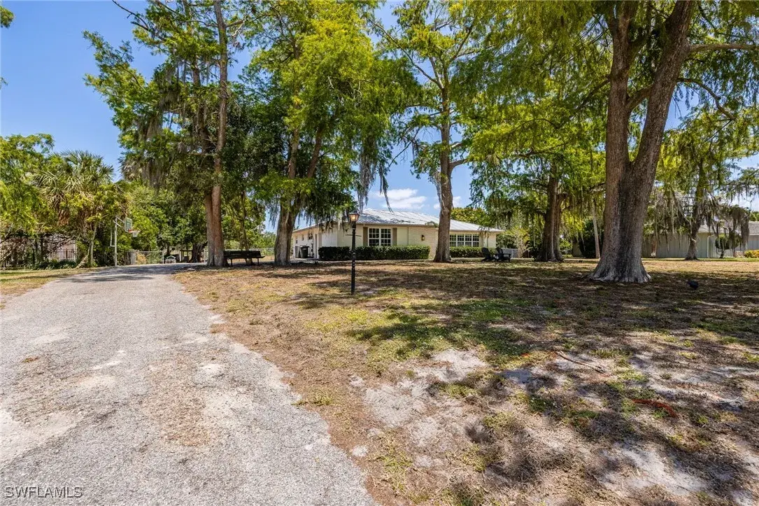 Picture of 217 W Del Monte Ave, Clewiston, FL 33440