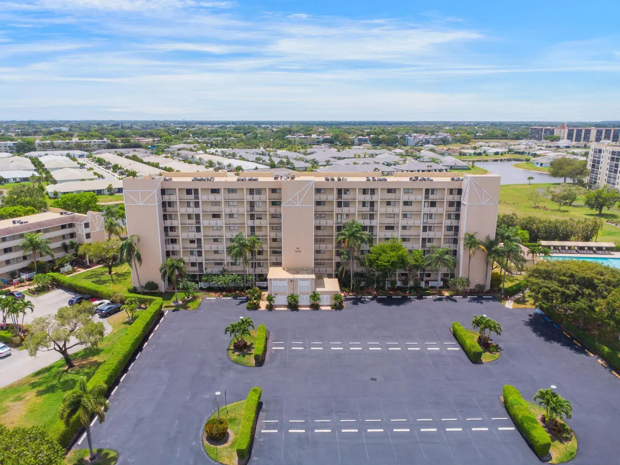 Picture of 7240 Huntington Lane 105, Delray Beach, FL 33446
