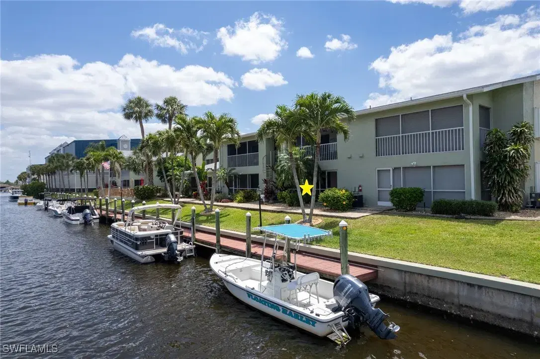 Picture of 1409 SE 46Th Ln 102, Cape Coral, FL 33904