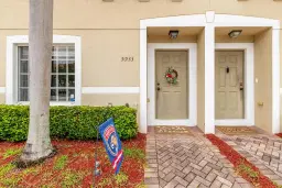 Picture of 5933 Glasgow Way 5933, Tamarac, FL 33321