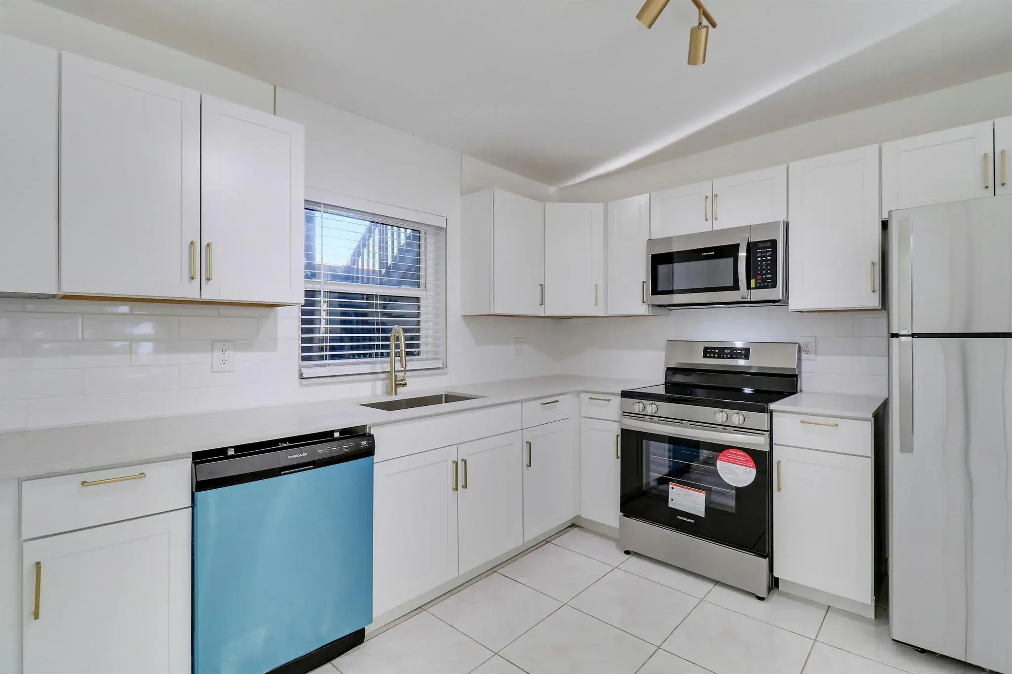 Picture of 6531 SE Federal Highway J104, Stuart, FL 34997