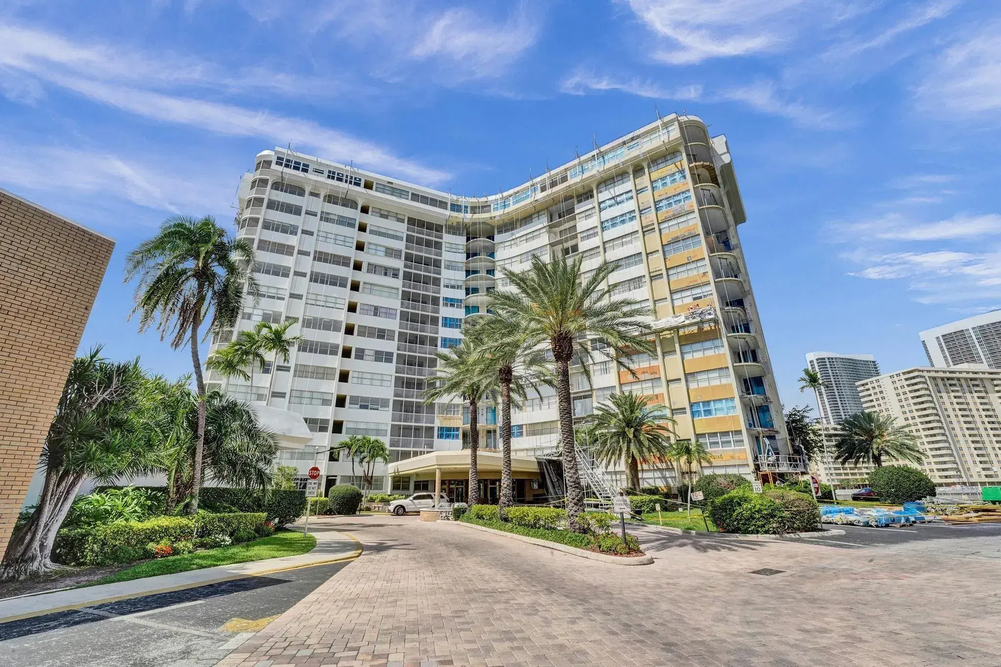 Picture of 100 Golden Isles Dr 815, Hallandale Beach, FL 33009
