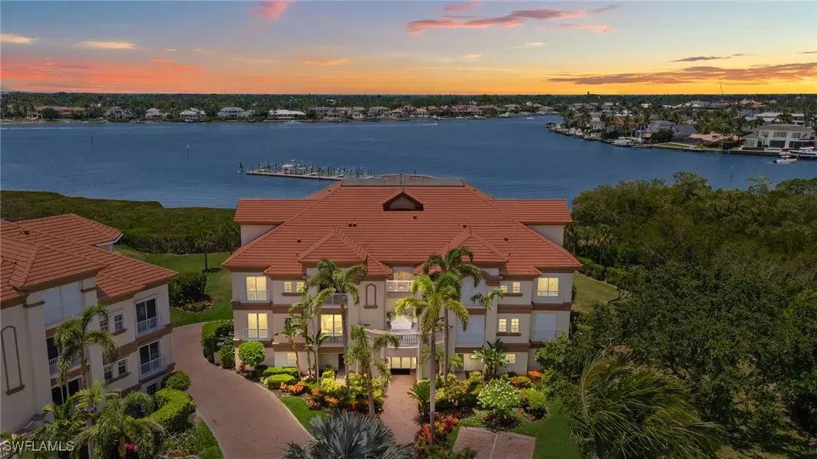 Picture of 1520 Star Point Ln 4-401, Naples, FL 34112