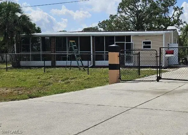 Picture of 2425 Case Ln, North Fort Myers, FL 33917