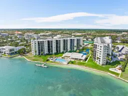 Picture of 19800 Sandpointe Bay Drive 508, Tequesta, FL 33469