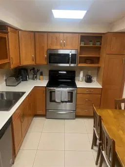 Picture of 4007 N Cypress Dr 102, Pompano Beach, FL 33069