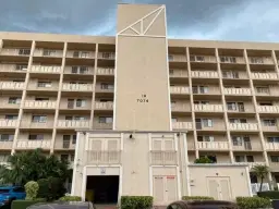 Picture of 7076 Hungtington Lane 805, Delray Beach, FL 33446