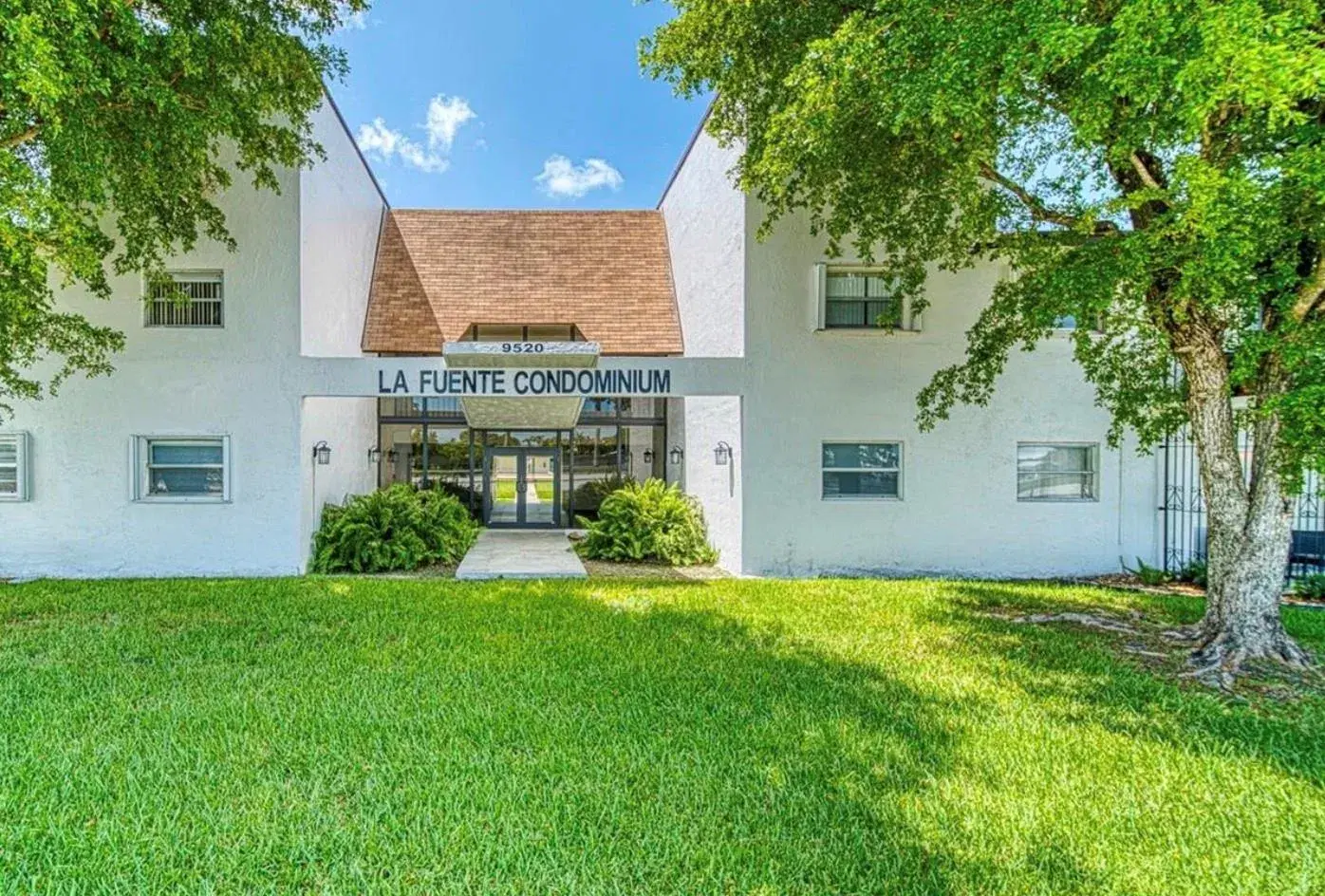 Picture of 9520 SW 8Th St 222, Miami, FL 33174
