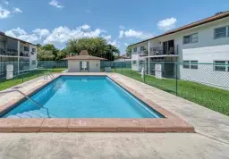 Picture of 9520 SW 8Th St 222, Miami, FL 33174