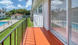 Picture of 9520 SW 8Th St 222, Miami, FL 33174
