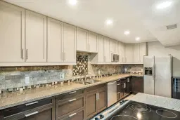 Picture of 8751 Gatehouse Road 6, Plantation, FL 33324