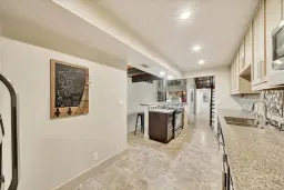Picture of 8751 Gatehouse Road 6, Plantation, FL 33324