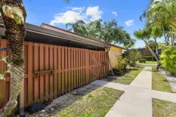 Picture of 461 Springdale Circle, Palm Springs, FL 33461