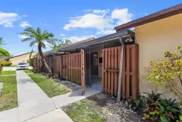 Picture of 461 Springdale Circle, Palm Springs, FL 33461