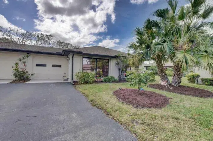 Picture of 4728 Finchwood Road B, Boynton Beach, FL 33436