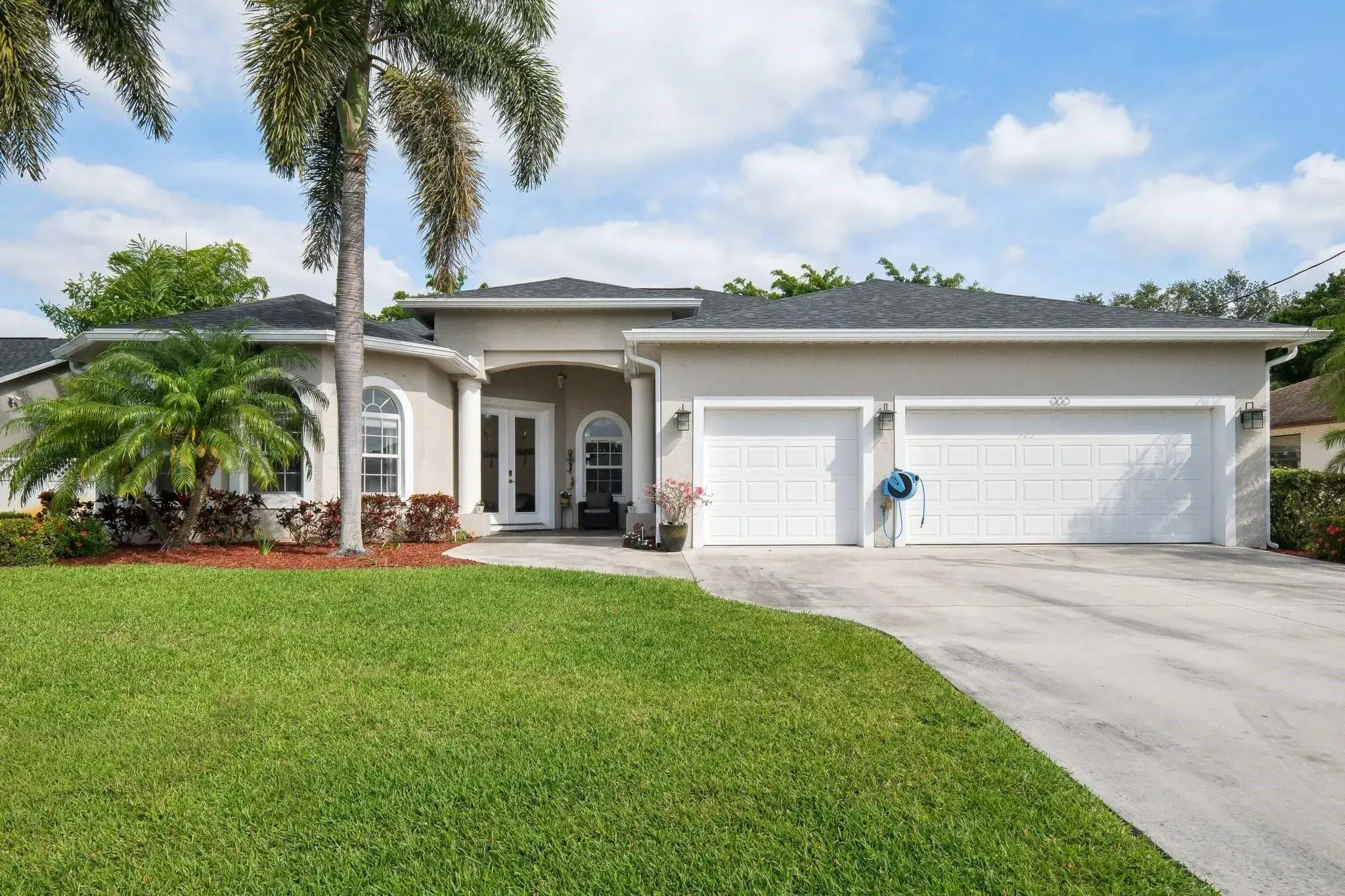 Picture of 355 SW De Gouvea Ter, Port St Lucie, FL 34984