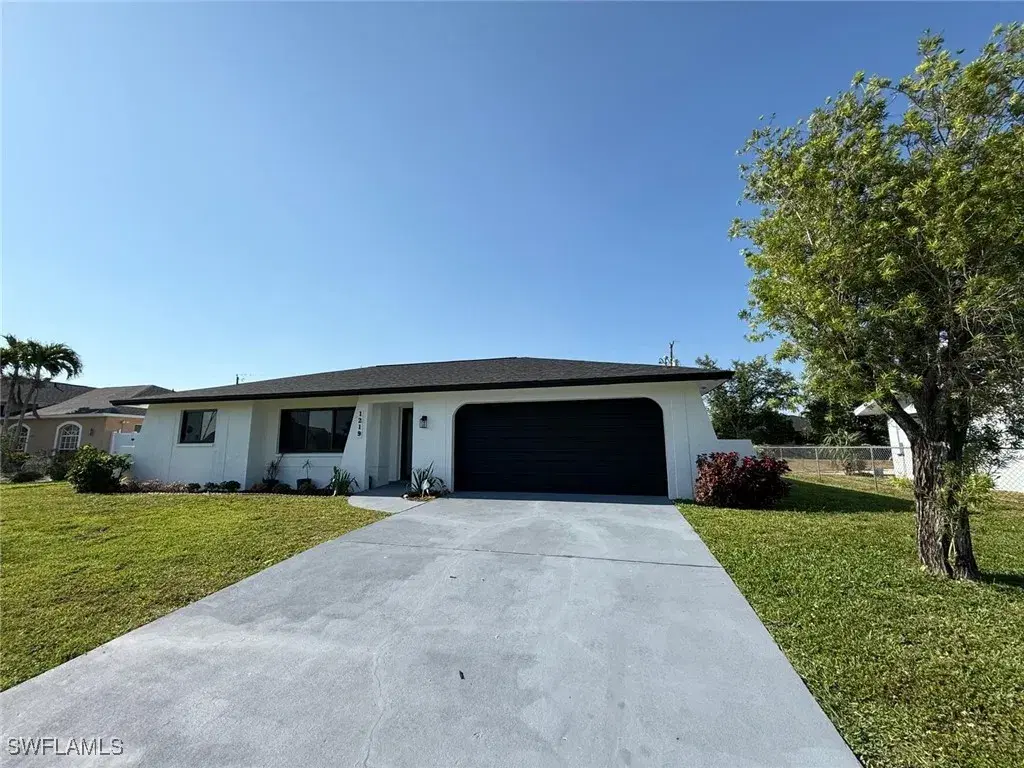 Picture of 1219 SE 25Th Ter, Cape Coral, FL 33904