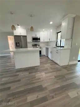 Picture of 1219 SE 25Th Ter, Cape Coral, FL 33904