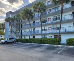 Picture of 9235 SW 8Th Street 402, Boca Raton, FL 33428