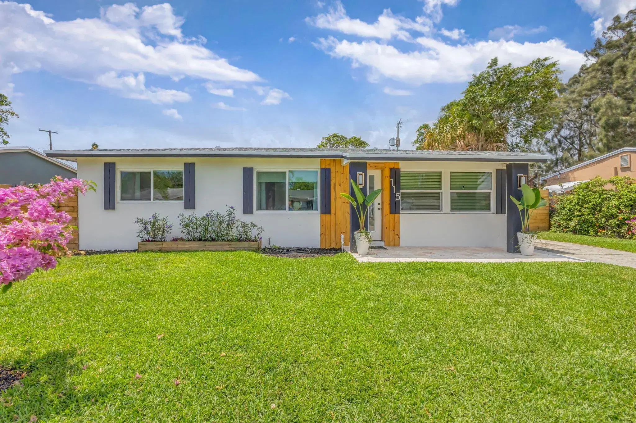 Picture of 115 W 31 Court, Riviera Beach, FL 33404