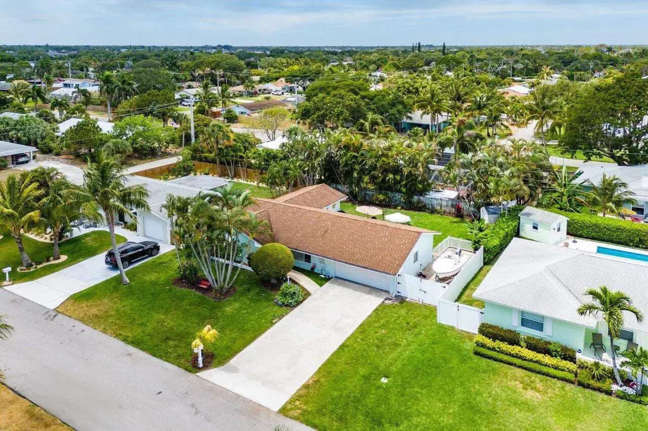 Picture of 353 Mars Avenue, Tequesta, FL 33469