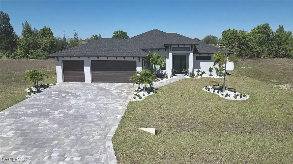 Picture of 201 NE 8Th Ter, Cape Coral, FL 33909