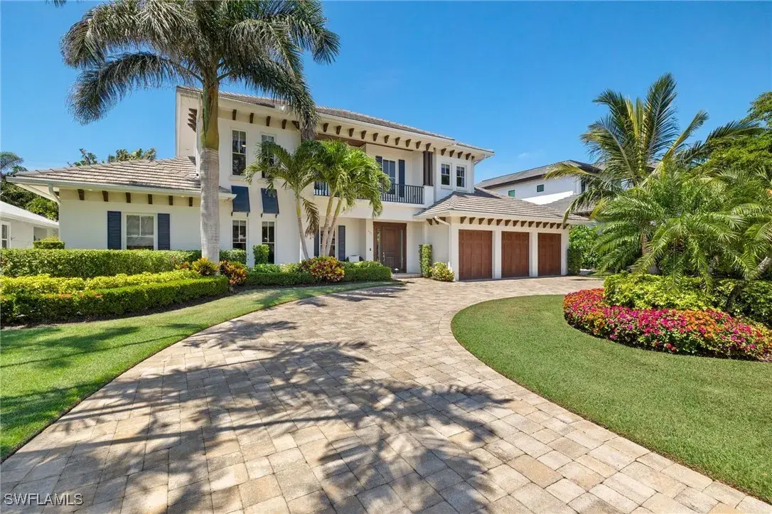 Picture of 655 7Th Ave N, Naples, FL 34102
