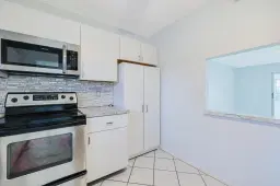 Picture of 114 Amherst Lane, Lake Worth, FL 33467
