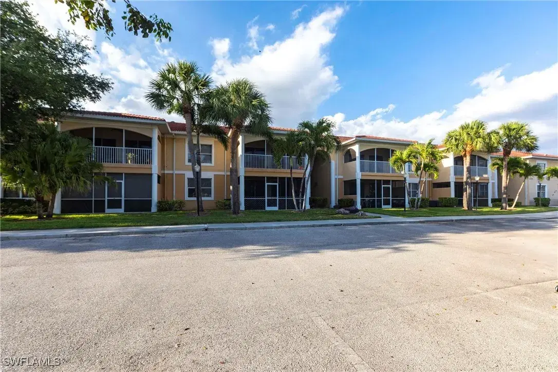 Picture of 12505 Mcgregor Blvd 213B, Fort Myers, FL 33919