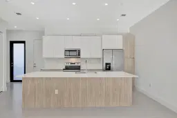 Picture of 4208 NE 7Th Ter 8, Oakland Park, FL 33334