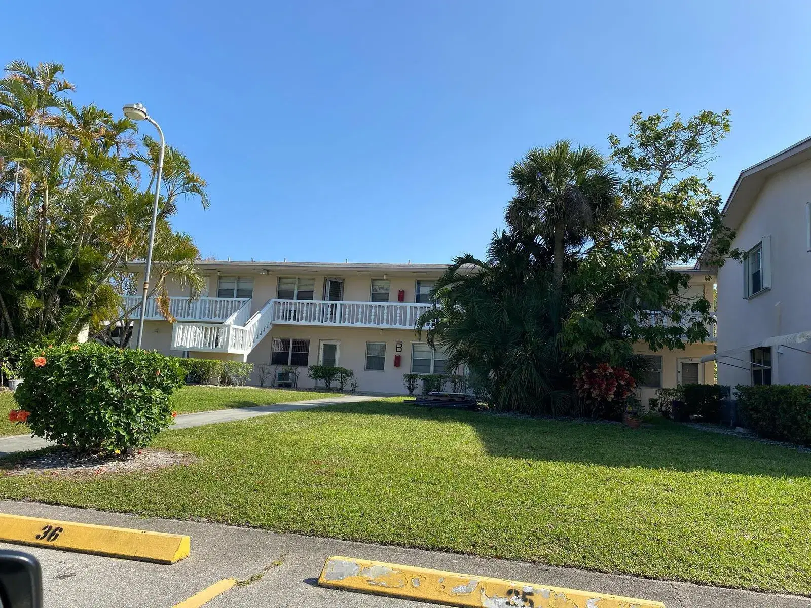 Picture of 215 Canterbury J, West Palm Beach, FL 33417