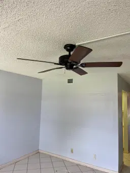 Picture of 215 Canterbury J, West Palm Beach, FL 33417