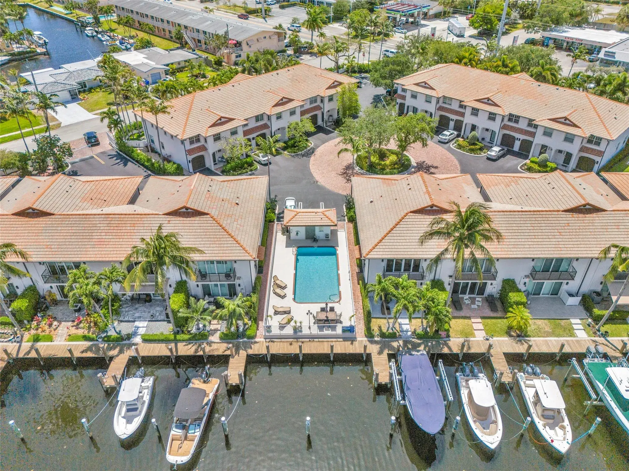 Picture of 1327 SE 3Rd Ave 1327, Pompano Beach, FL 33060