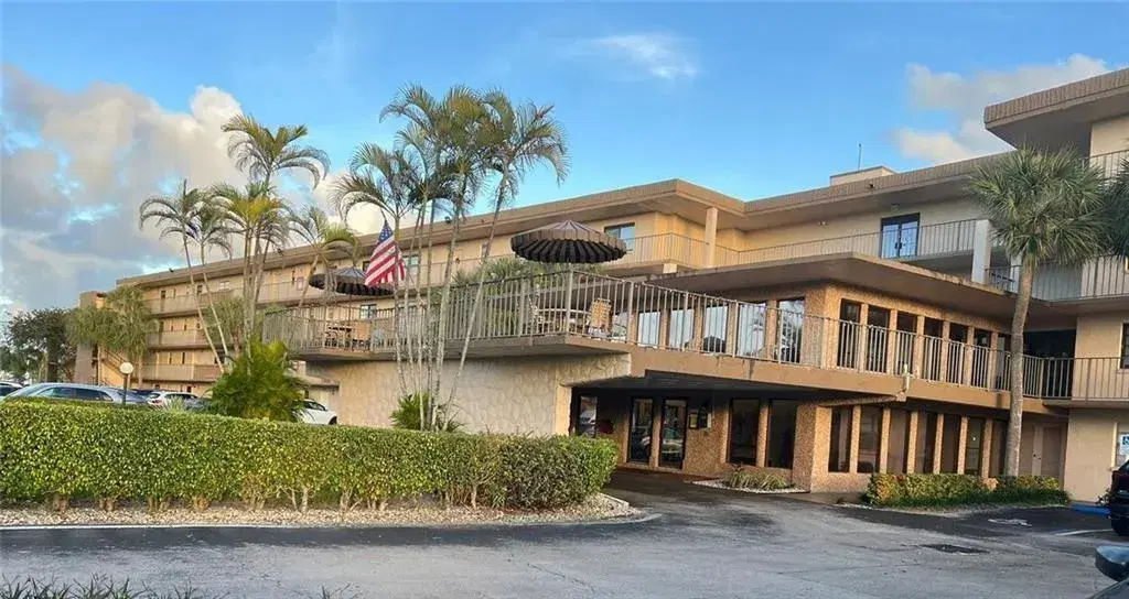Picture of 9300 SW 8Th St 123, Boca Raton, FL 33428