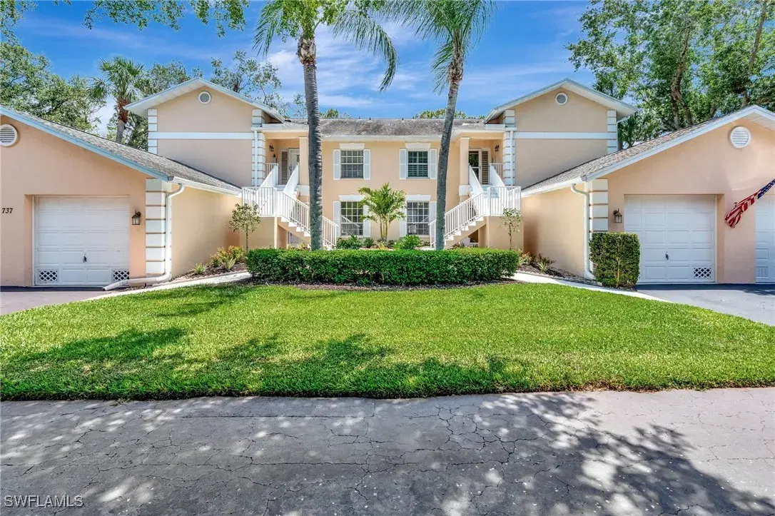 Picture of 737 Wiggins Lake Dr 102, Naples, FL 34110