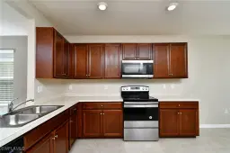 Picture of 10548 Crossback Ln, Lehigh Acres, FL 33936